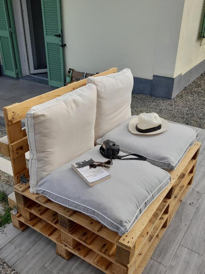 Il Giardino Di Marzo Guest House Monti di Licciana Nardi エクステリア 写真
